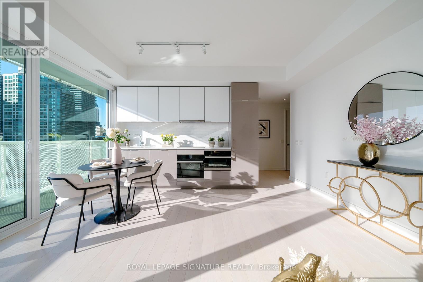 711 - 15 Queens Quay E, Toronto, Ontario  M5E 0C5 - Photo 4 - C12840148