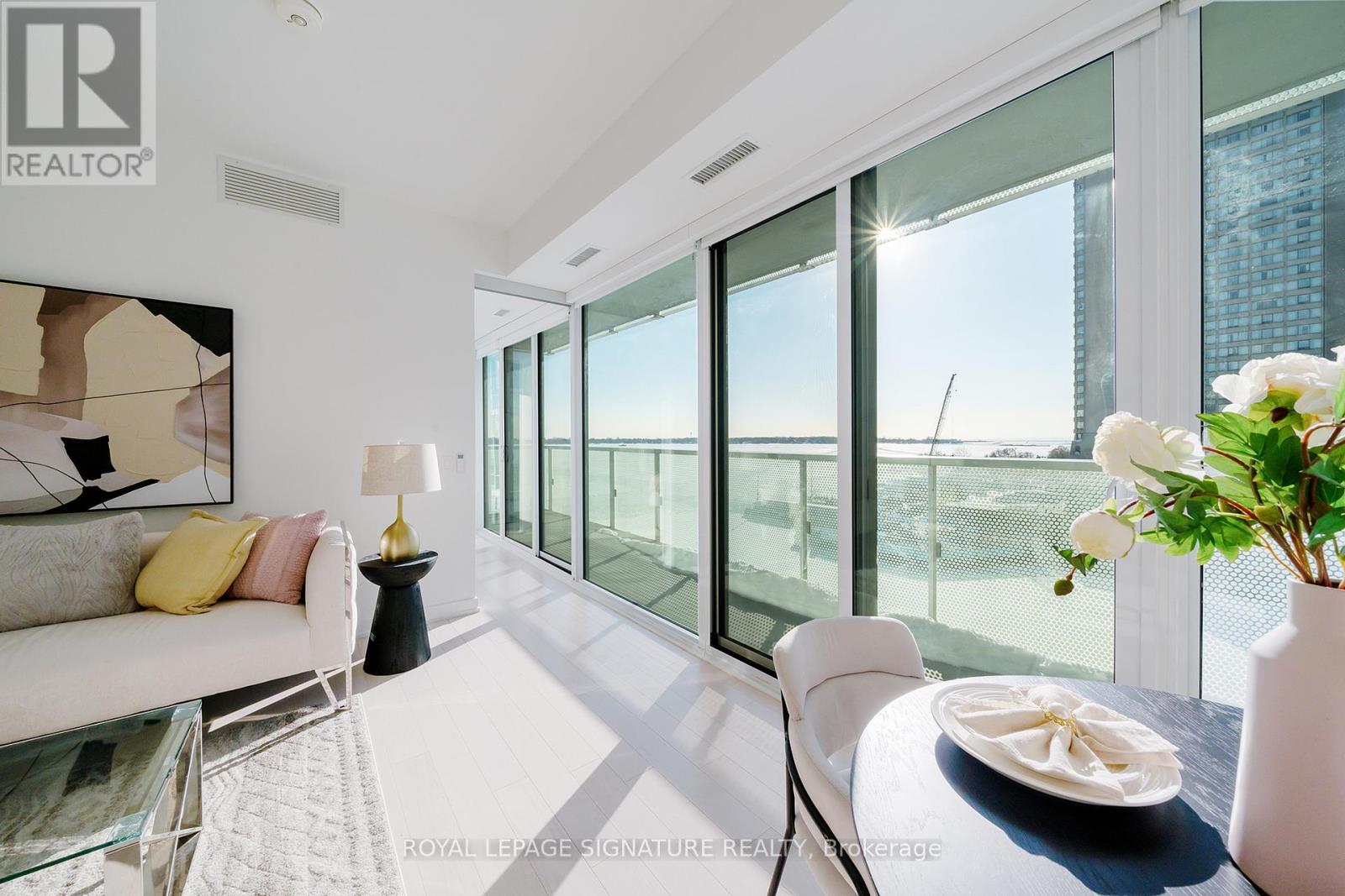 711 - 15 Queens Quay E, Toronto, Ontario  M5E 0C5 - Photo 8 - C12840148