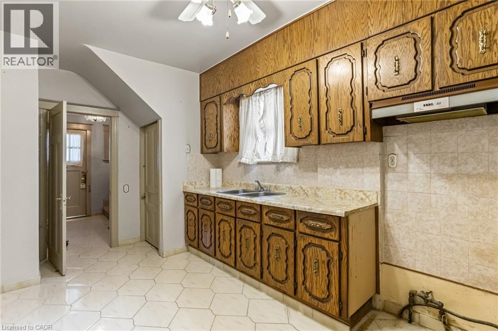 203 Balmoral Avenue S, Hamilton, Ontario  L8M 3K5 - Photo 13 - 40818741