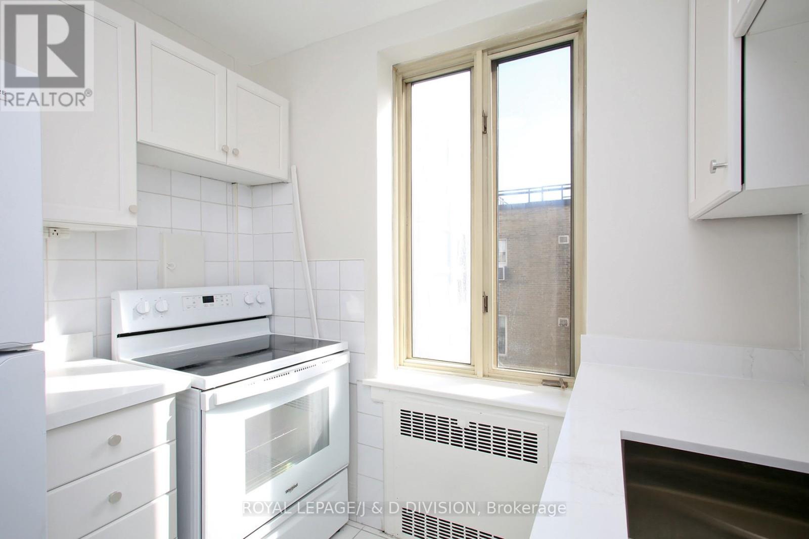 432 - 150 Farnham Avenue, Toronto, Ontario  M4V 1H5 - Photo 10 - C12976668