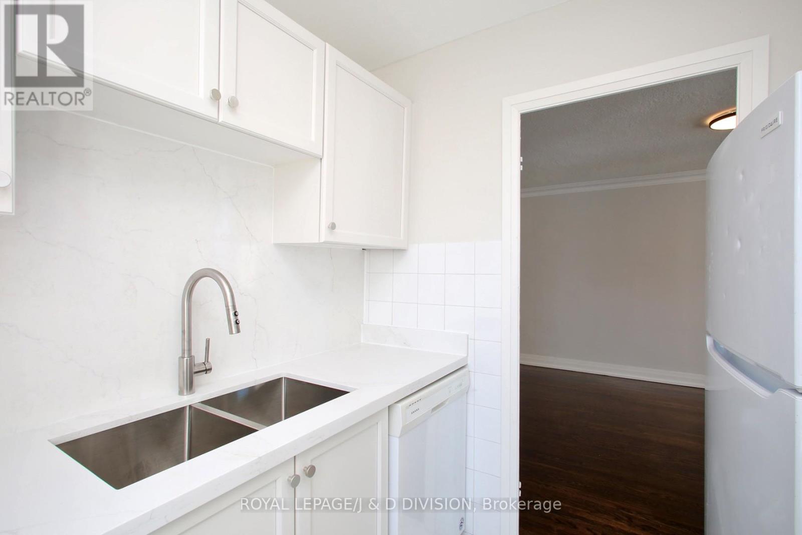 432 - 150 Farnham Avenue, Toronto, Ontario  M4V 1H5 - Photo 8 - C12976668