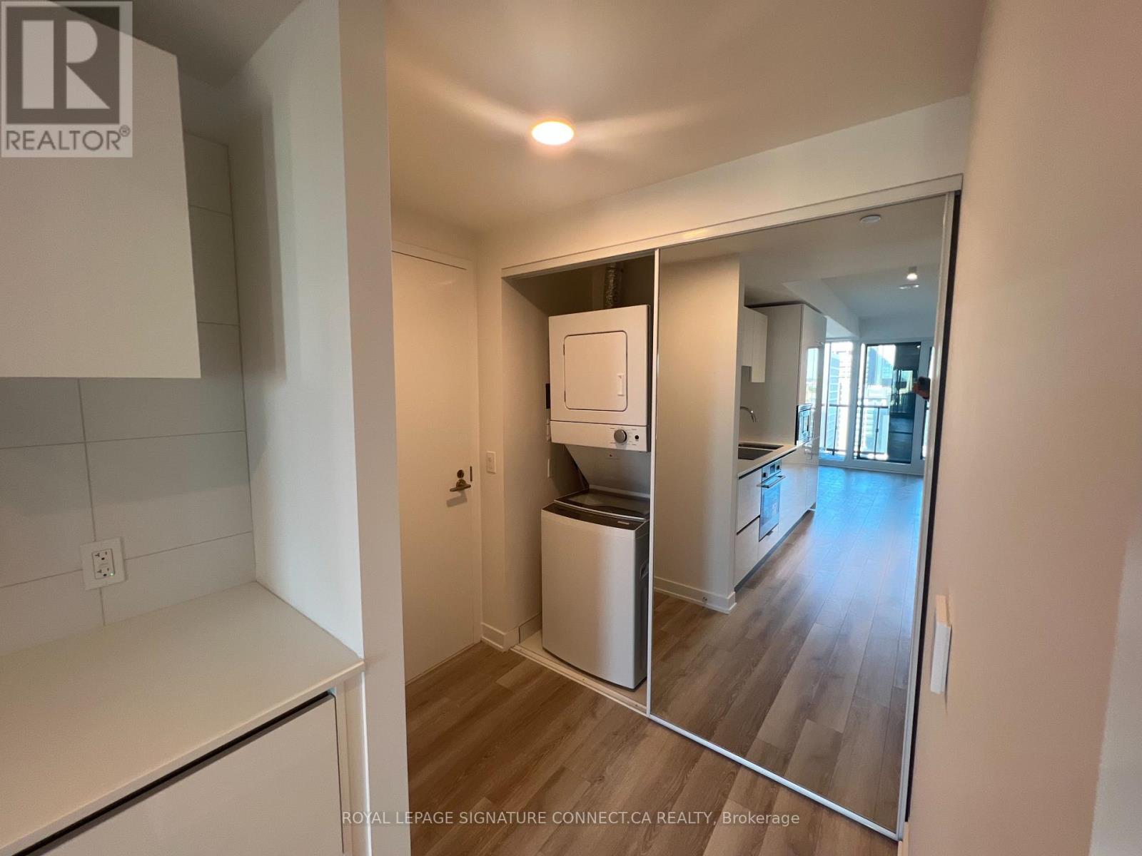 1601 - 238 Simcoe Street, Toronto, Ontario  M5T 3B9 - Photo 11 - C12976680