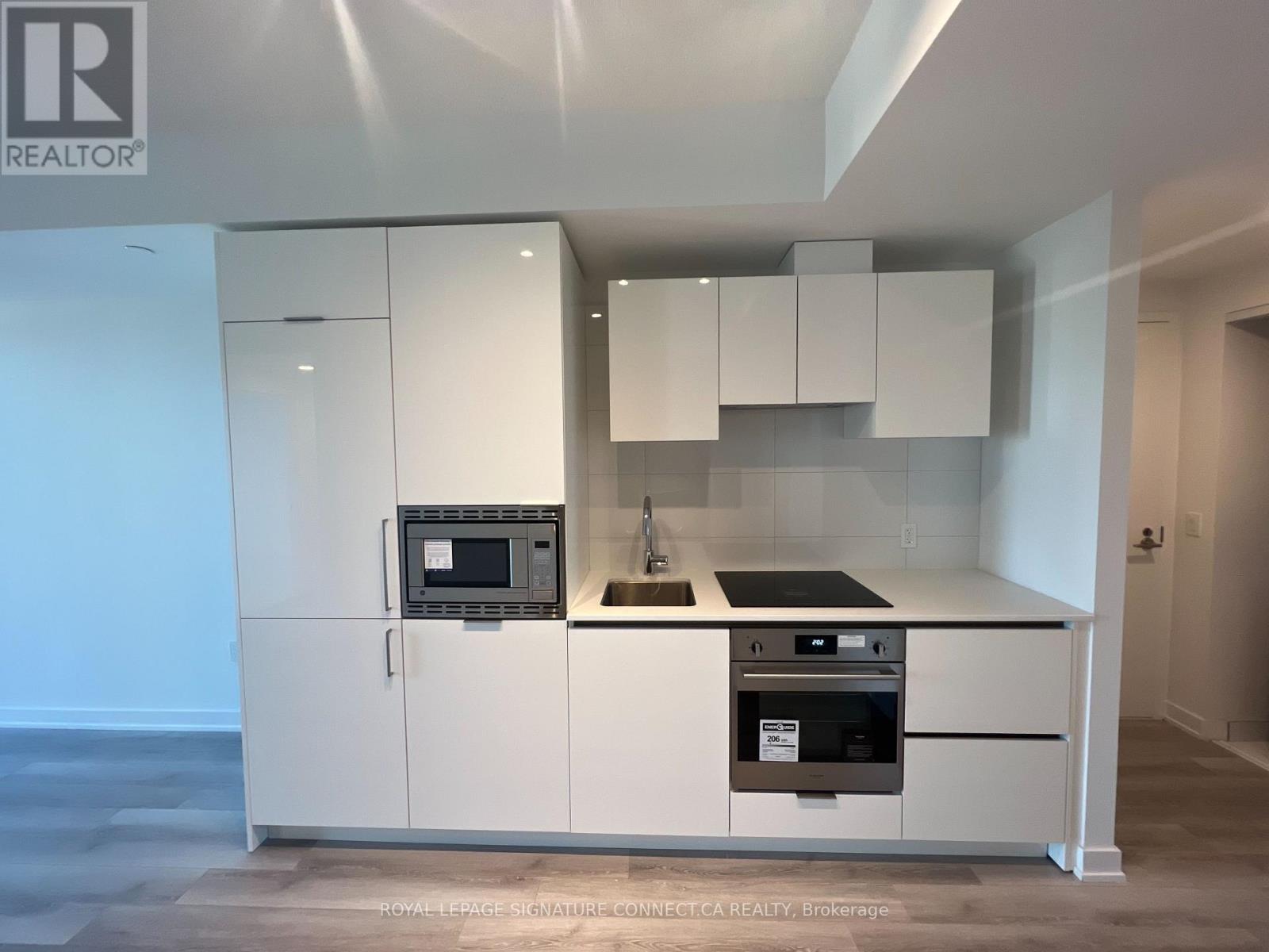 1601 - 238 Simcoe Street, Toronto, Ontario  M5T 3B9 - Photo 2 - C12976680