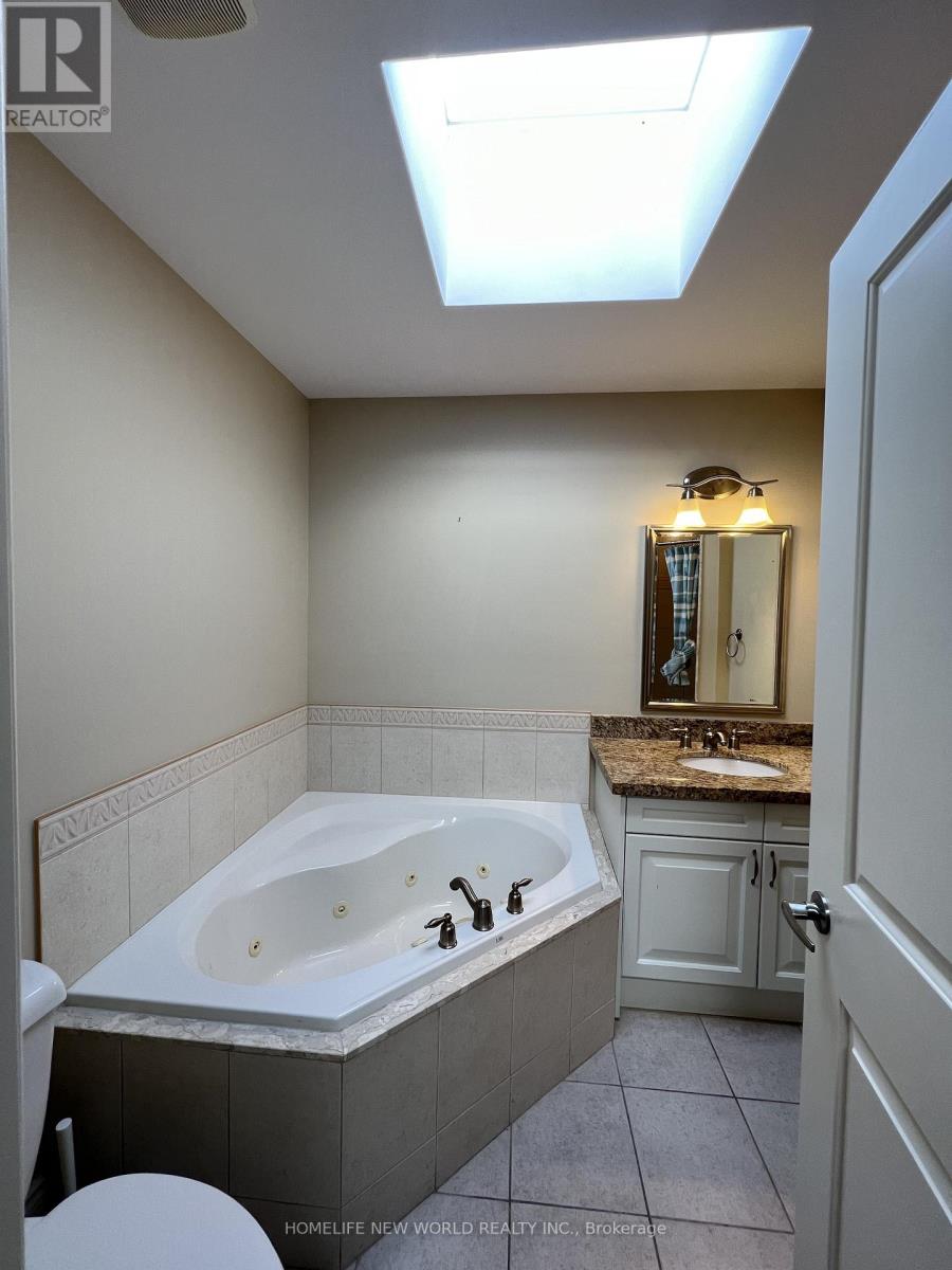 216b Finch Avenue W, Toronto, Ontario  M2R 1M5 - Photo 23 - C12976684