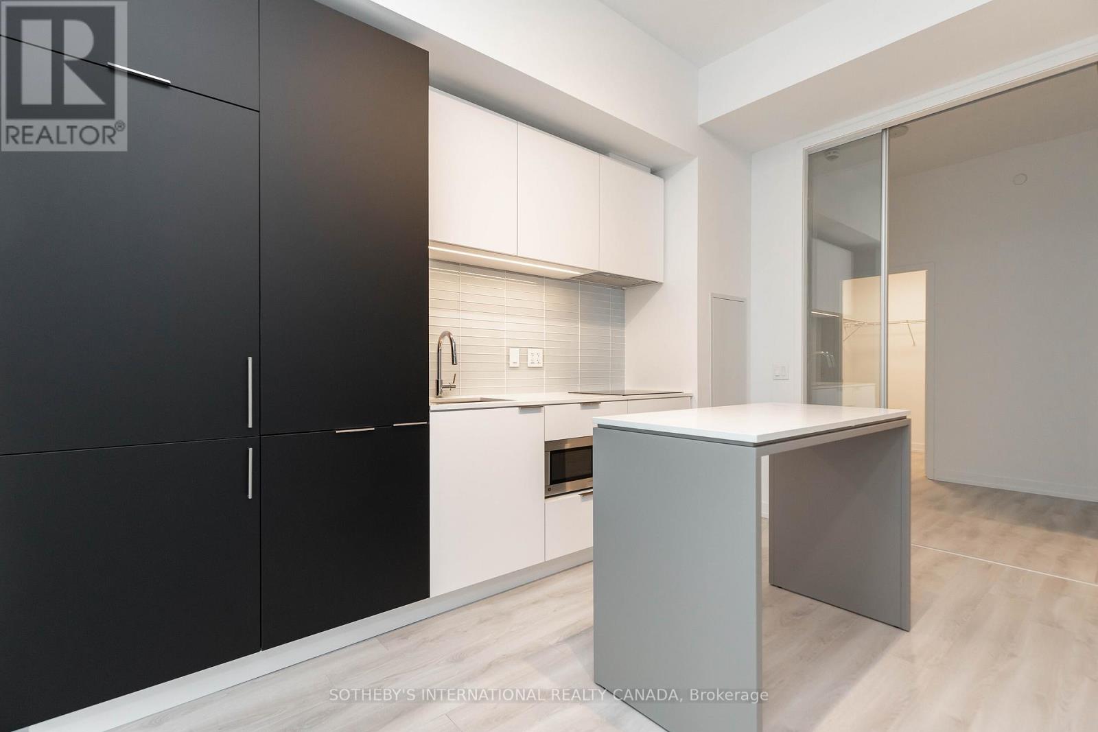 403 - 33 Helendale Avenue, Toronto, Ontario  M4R 0A4 - Photo 8 - C12976720