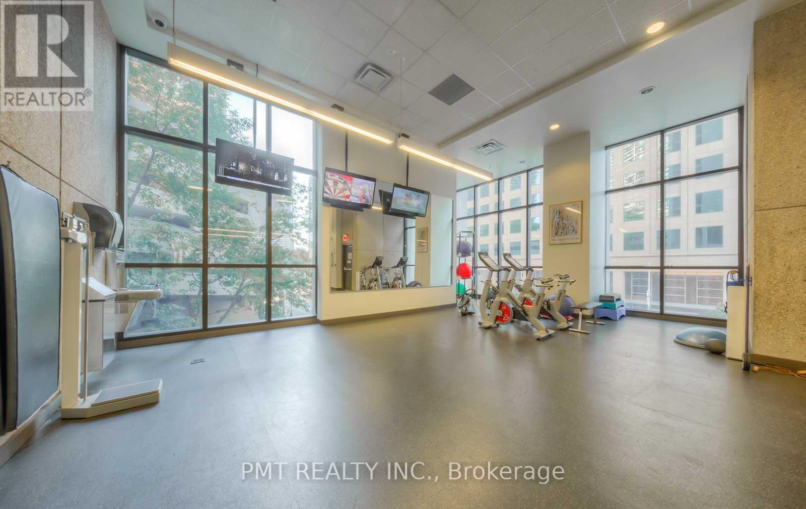 1430 - 33 Harbour Square, Toronto, Ontario  M5J 2G2 - Photo 19 - C12976740