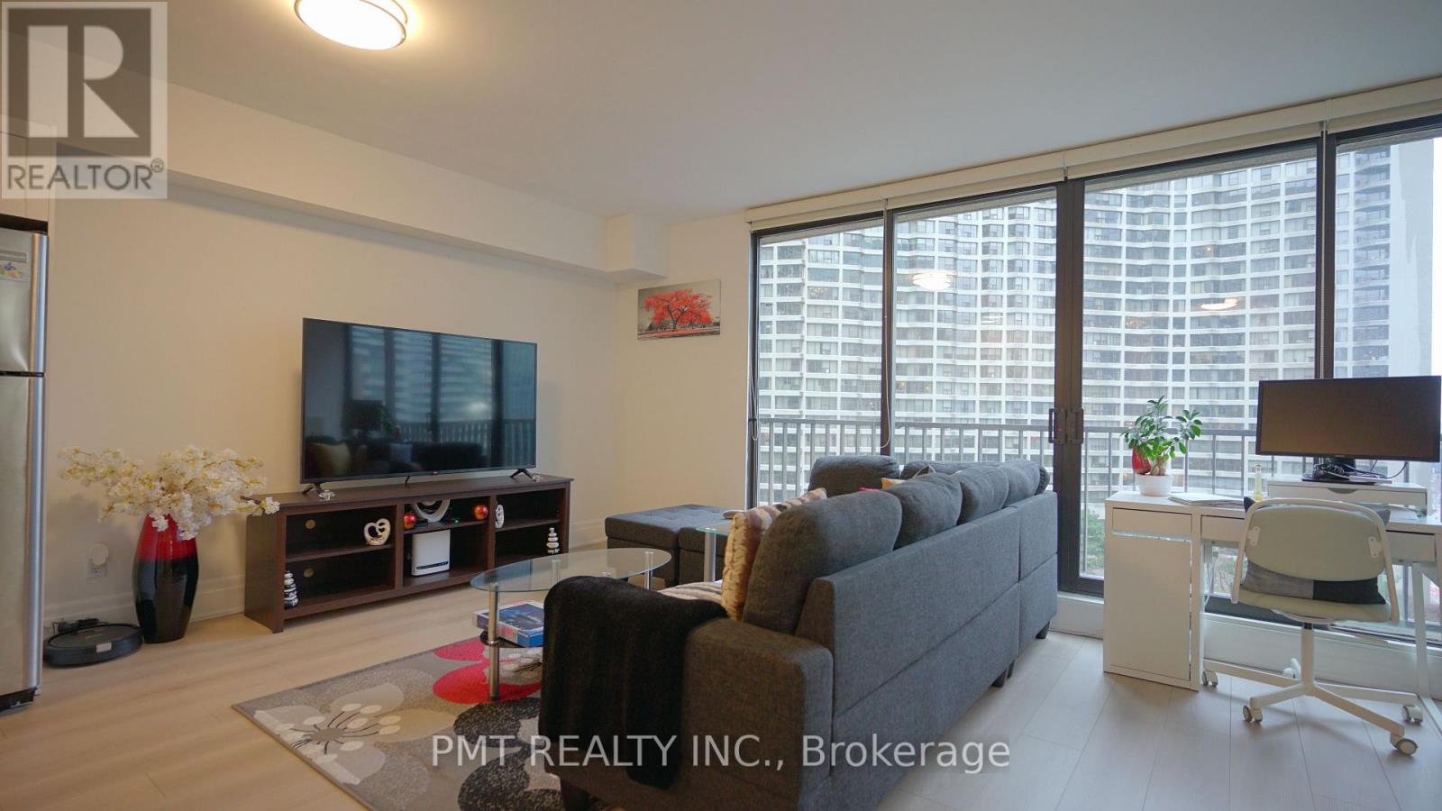 1430 - 33 Harbour Square, Toronto, Ontario  M5J 2G2 - Photo 2 - C12976740