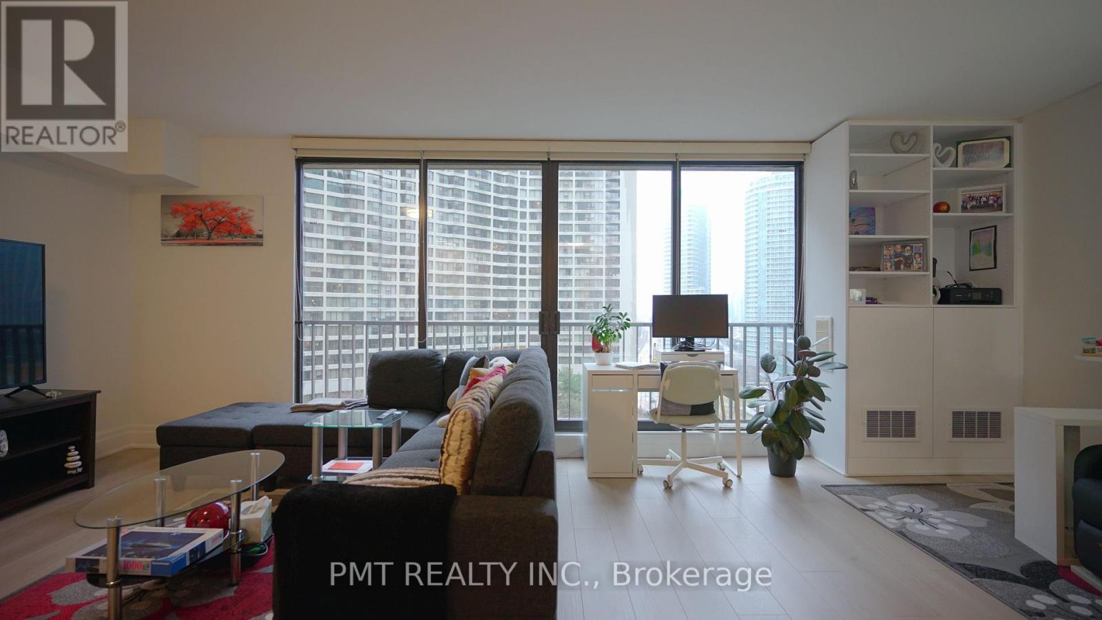 1430 - 33 Harbour Square, Toronto, Ontario  M5J 2G2 - Photo 4 - C12976740