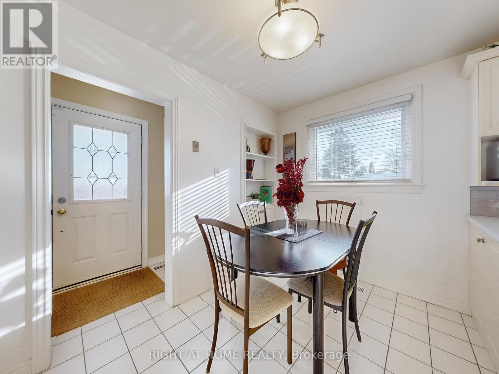 2 Barnes Crescent, Toronto, Ontario  M1G 1Z9 - Photo 15 - E12976614