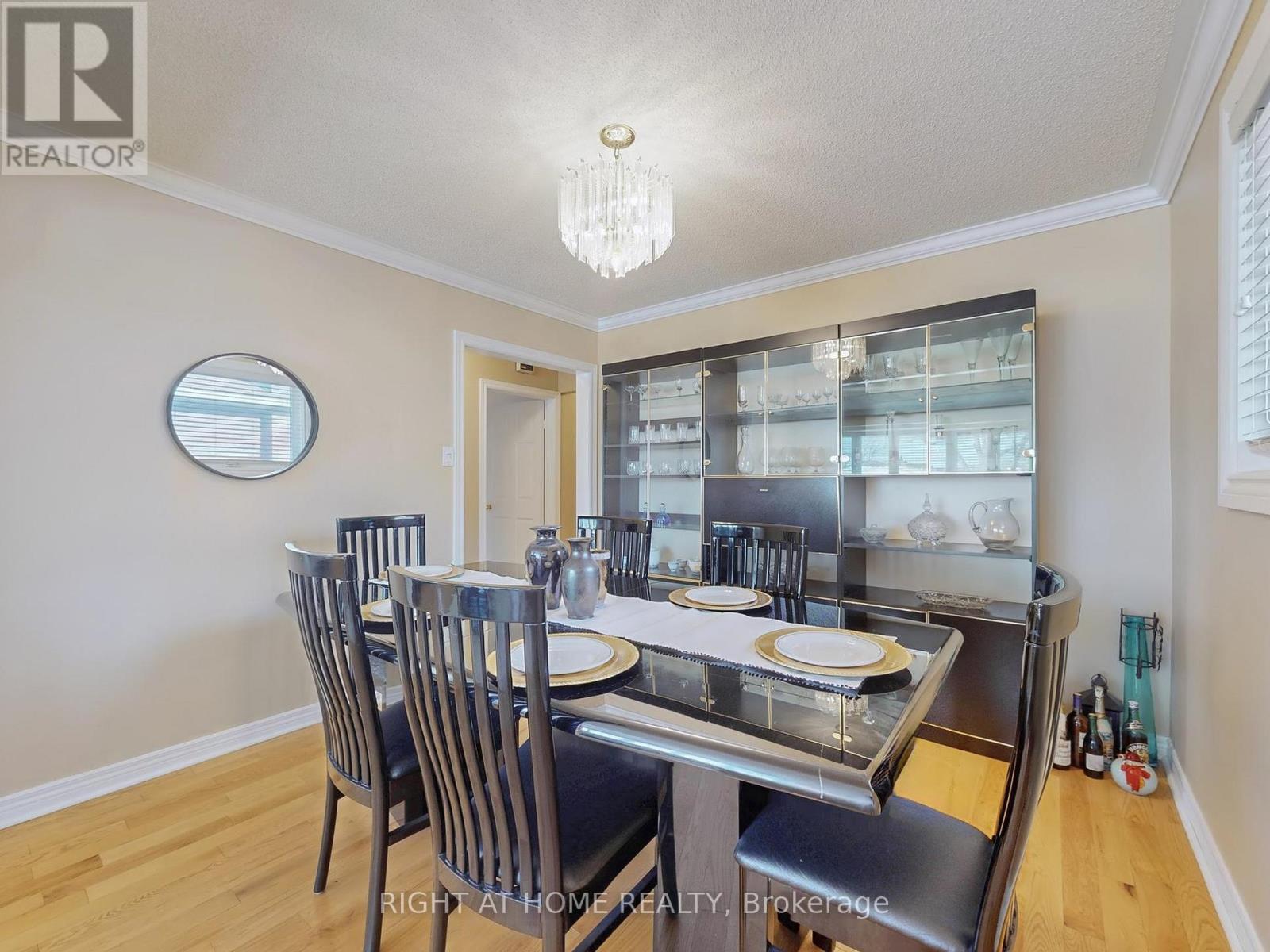 2 Barnes Crescent, Toronto, Ontario  M1G 1Z9 - Photo 8 - E12976614