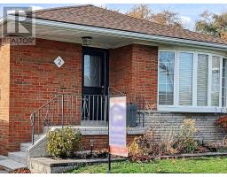 2 BARNES CRESCENT, Toronto, Ontario