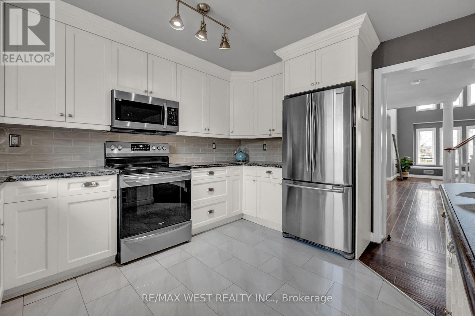 1136 Middlebury Avenue, Oshawa, Ontario  L1K 2P5 - Photo 13 - E12976620