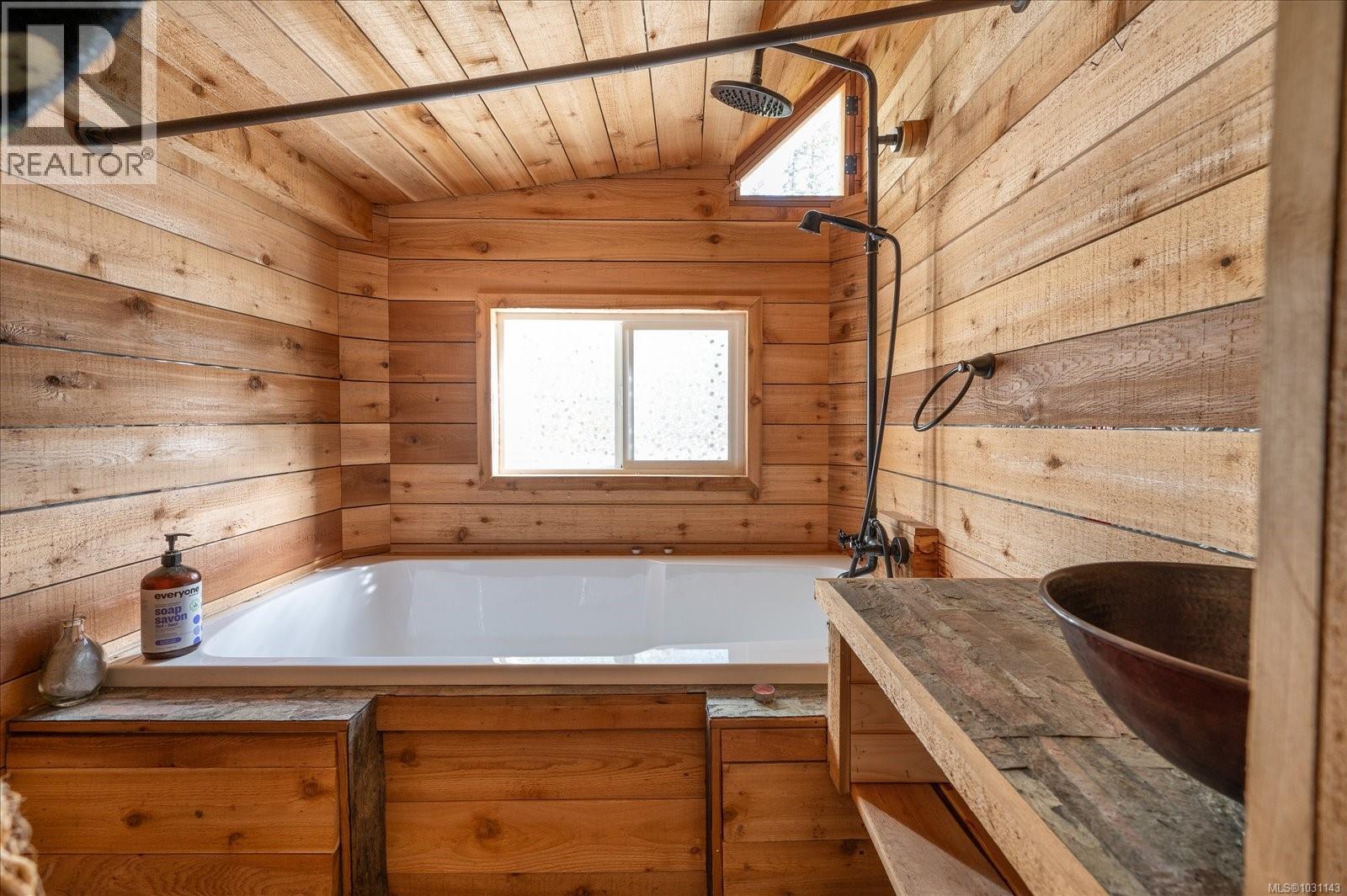 1040 Mcclay Way, Gabriola Island, British Columbia  V0R 1X3 - Photo 13 - 1031143