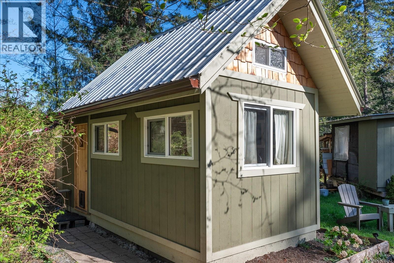 1040 Mcclay Way, Gabriola Island, British Columbia  V0R 1X3 - Photo 3 - 1031143