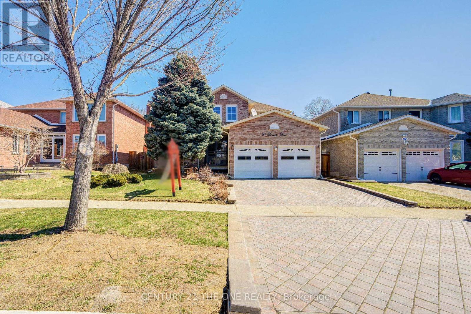 21 Larratt Lane, Richmond Hill, Ontario  L4C 9J1 - Photo 2 - N12976576