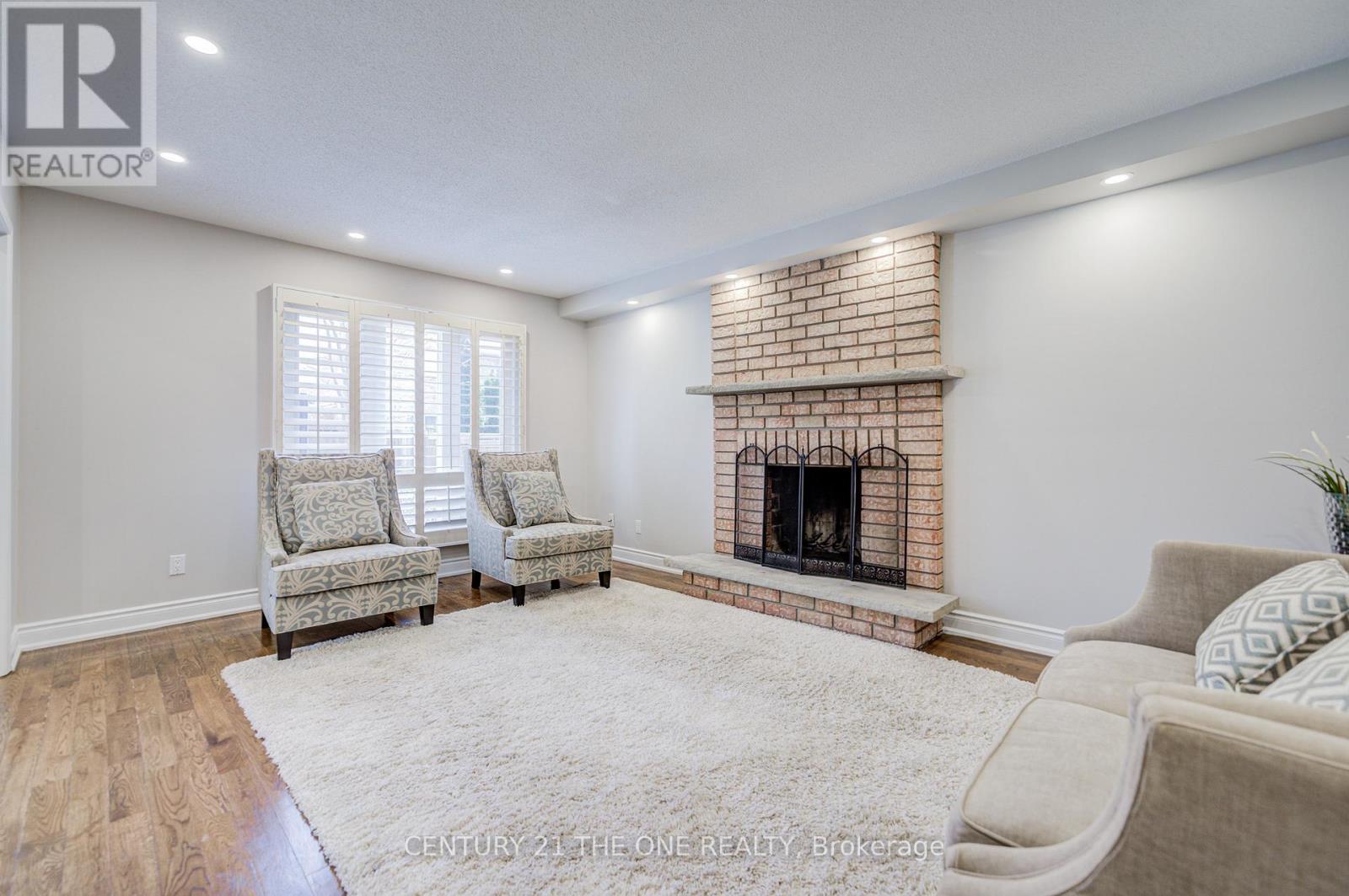 21 Larratt Lane, Richmond Hill, Ontario  L4C 9J1 - Photo 22 - N12976576