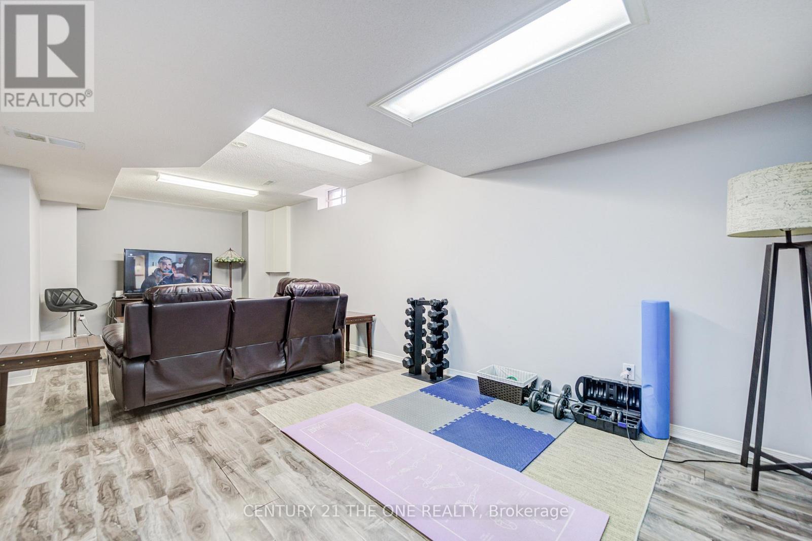 21 Larratt Lane, Richmond Hill, Ontario  L4C 9J1 - Photo 34 - N12976576