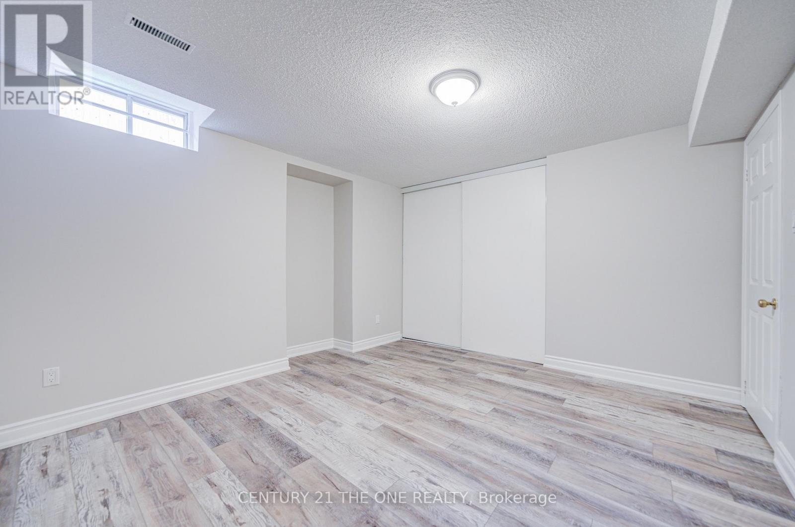 21 Larratt Lane, Richmond Hill, Ontario  L4C 9J1 - Photo 40 - N12976576