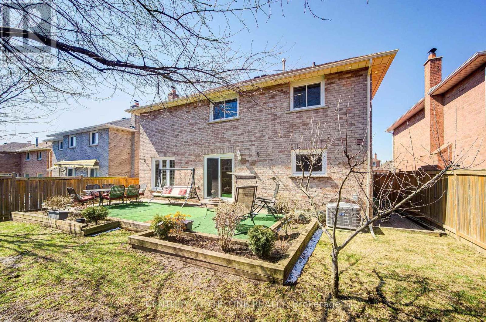 21 Larratt Lane, Richmond Hill, Ontario  L4C 9J1 - Photo 46 - N12976576