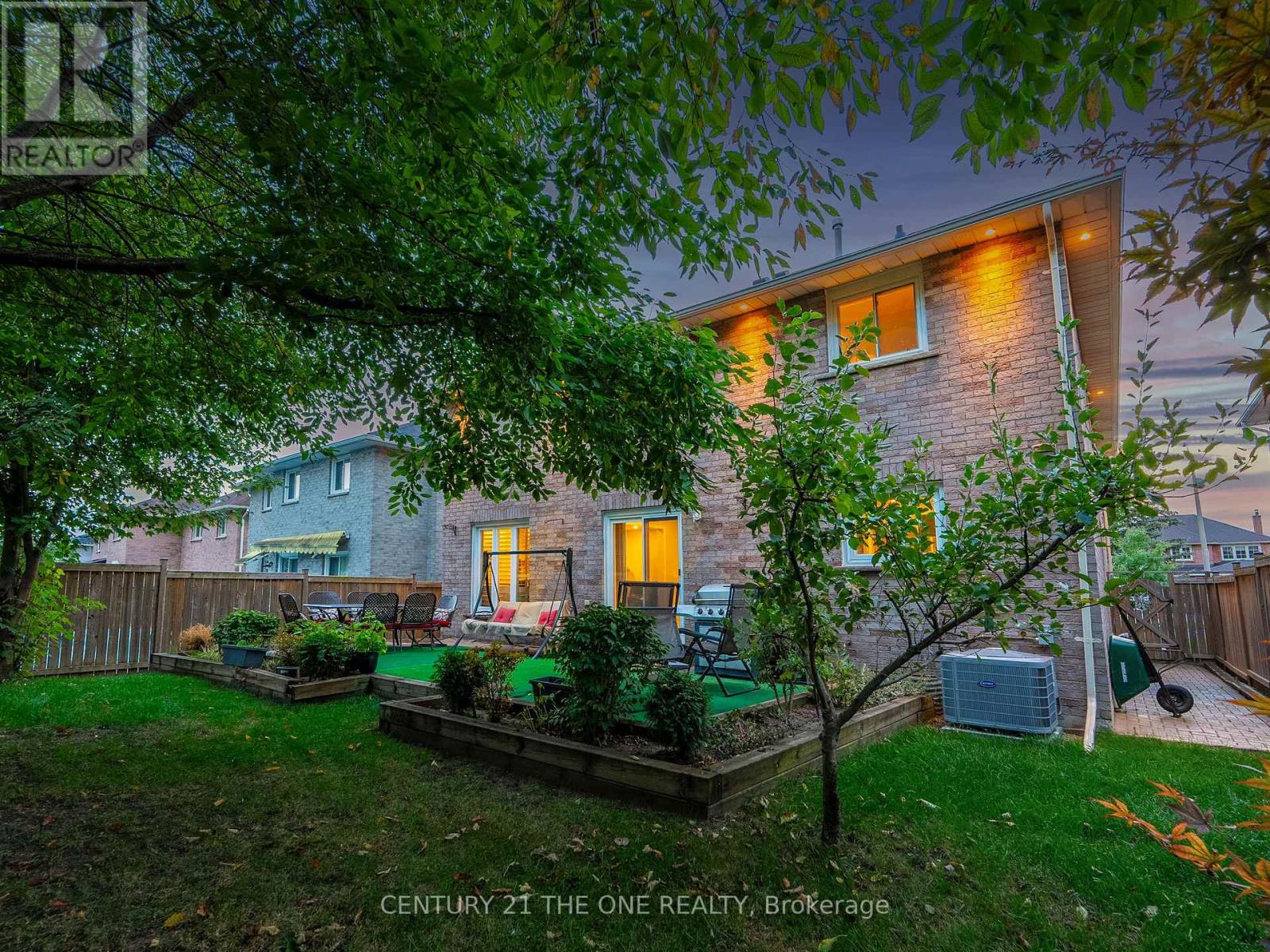 21 Larratt Lane, Richmond Hill, Ontario  L4C 9J1 - Photo 50 - N12976576