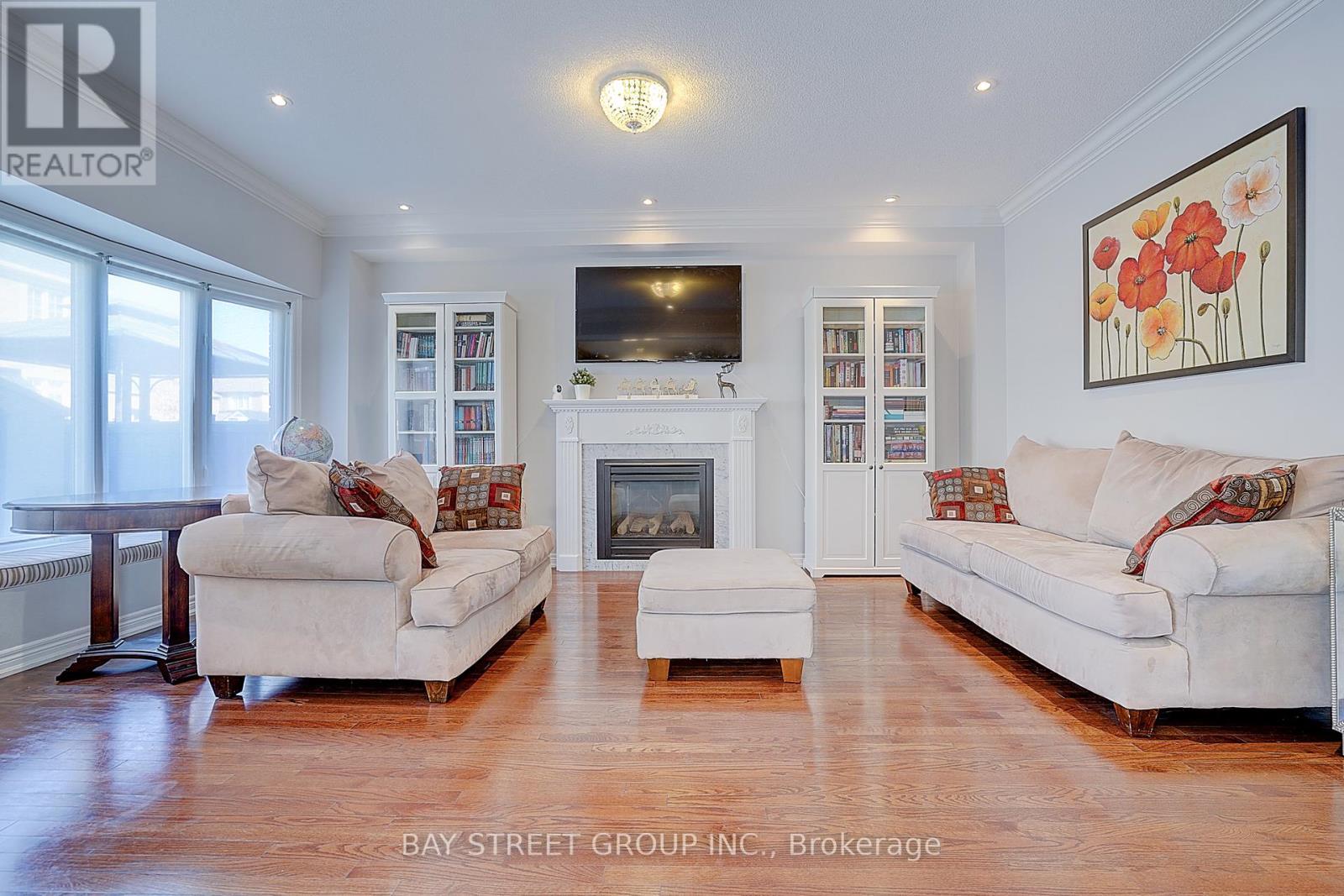 90 Gable Avenue N, Markham, Ontario  L6C 2W6 - Photo 17 - N12976604