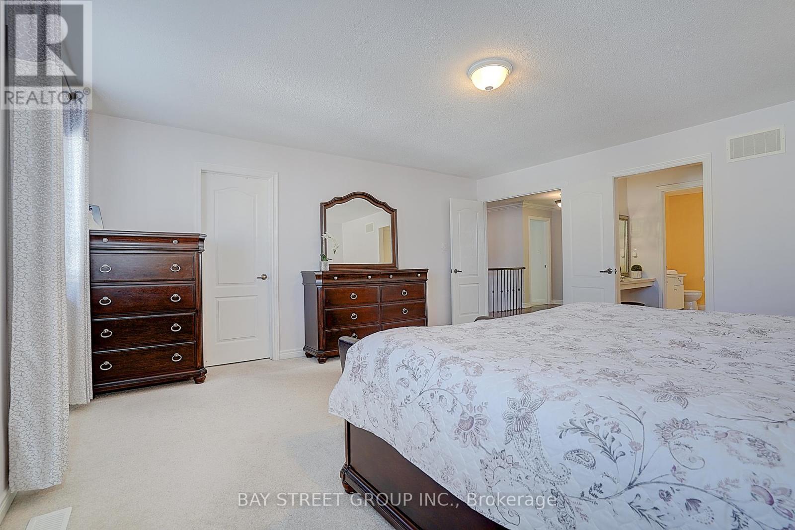 90 Gable Avenue N, Markham, Ontario  L6C 2W6 - Photo 25 - N12976604