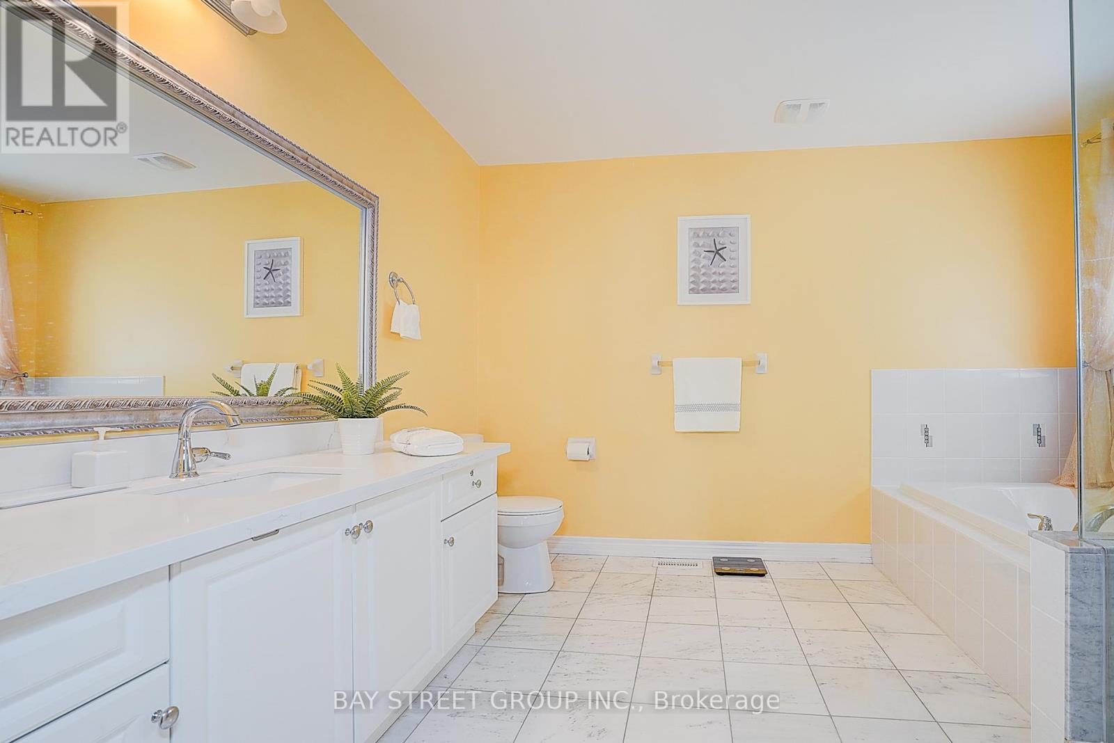 90 Gable Avenue N, Markham, Ontario  L6C 2W6 - Photo 28 - N12976604