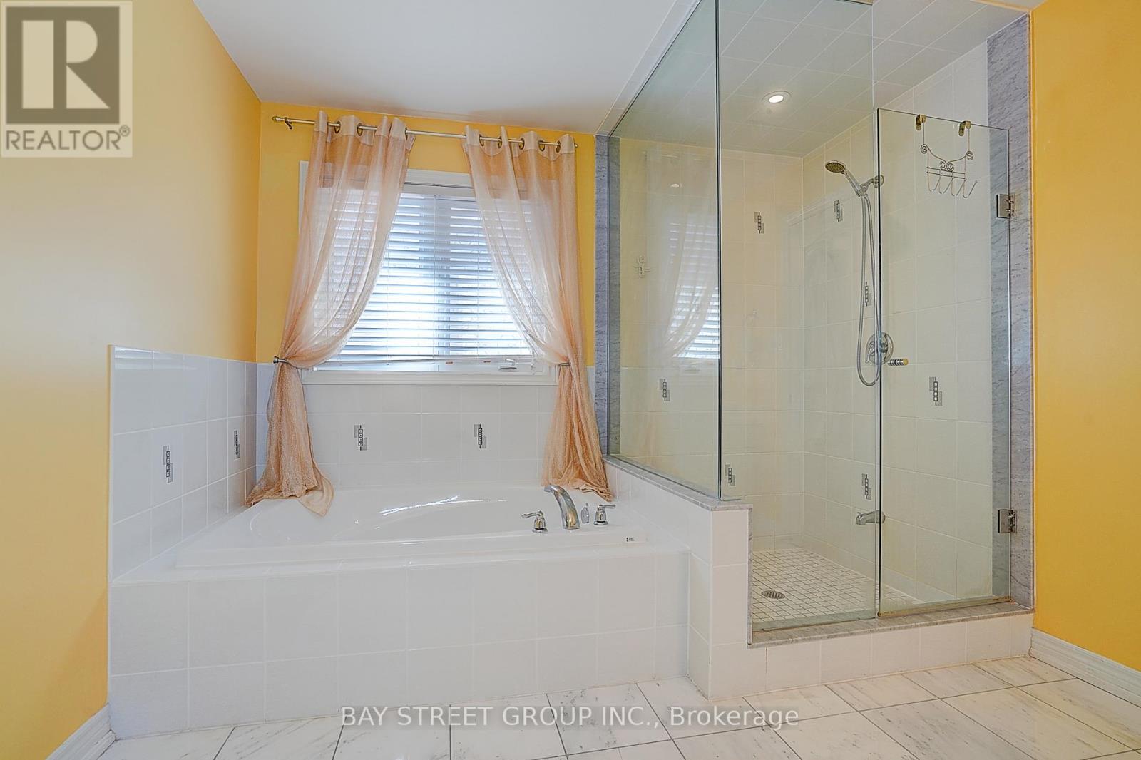 90 Gable Avenue N, Markham, Ontario  L6C 2W6 - Photo 29 - N12976604