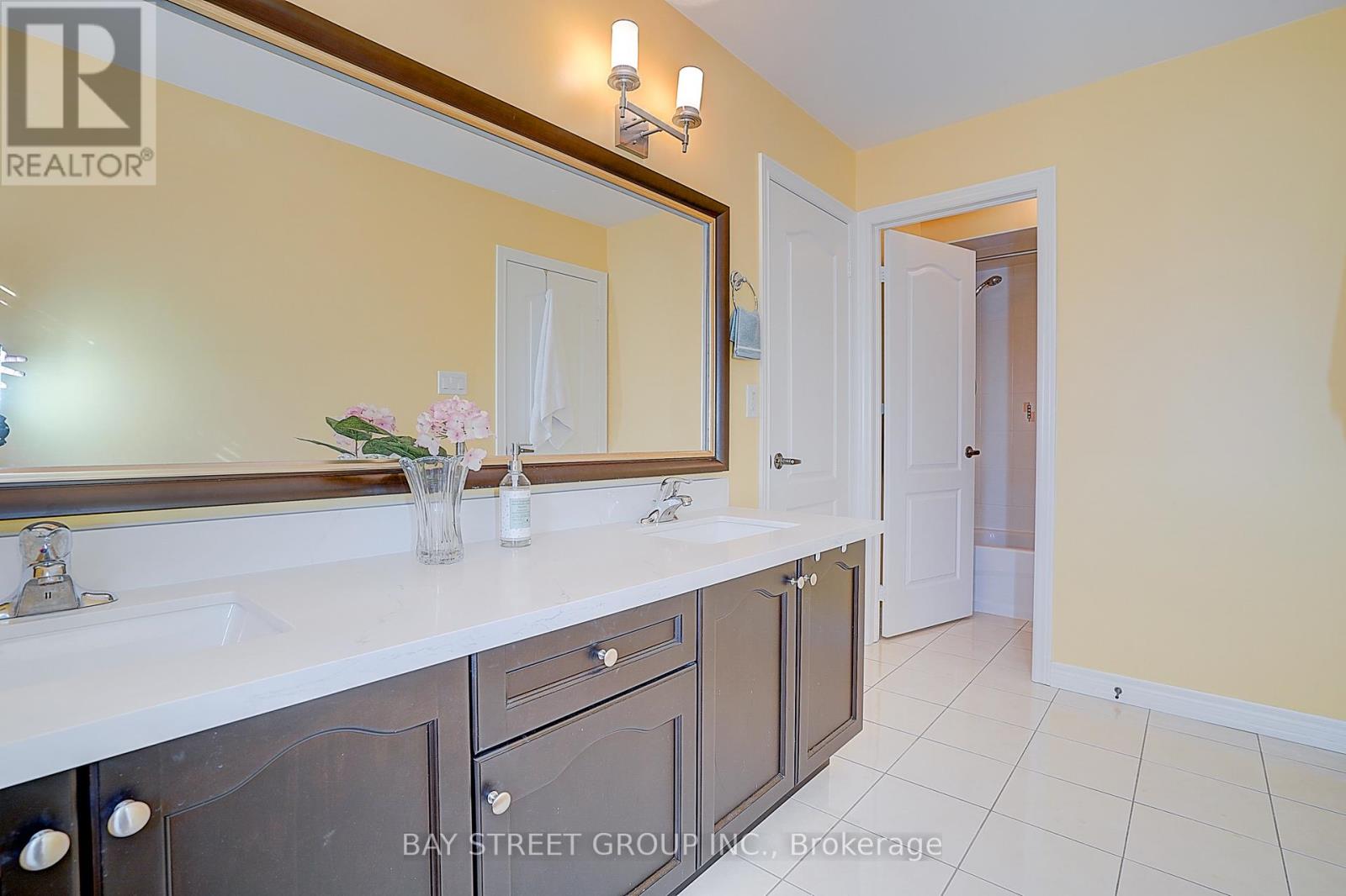 90 Gable Avenue N, Markham, Ontario  L6C 2W6 - Photo 32 - N12976604