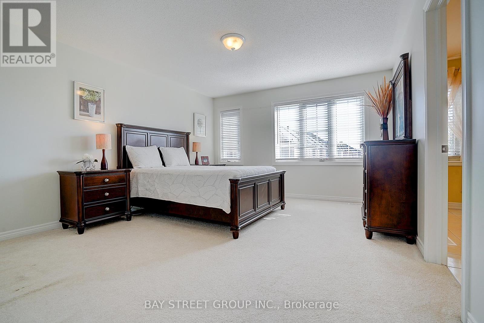 90 Gable Avenue N, Markham, Ontario  L6C 2W6 - Photo 33 - N12976604