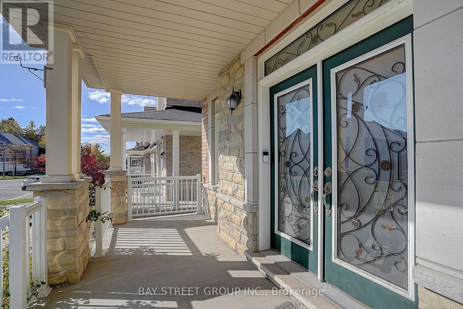 90 Gable Avenue N, Markham, Ontario  L6C 2W6 - Photo 4 - N12976604