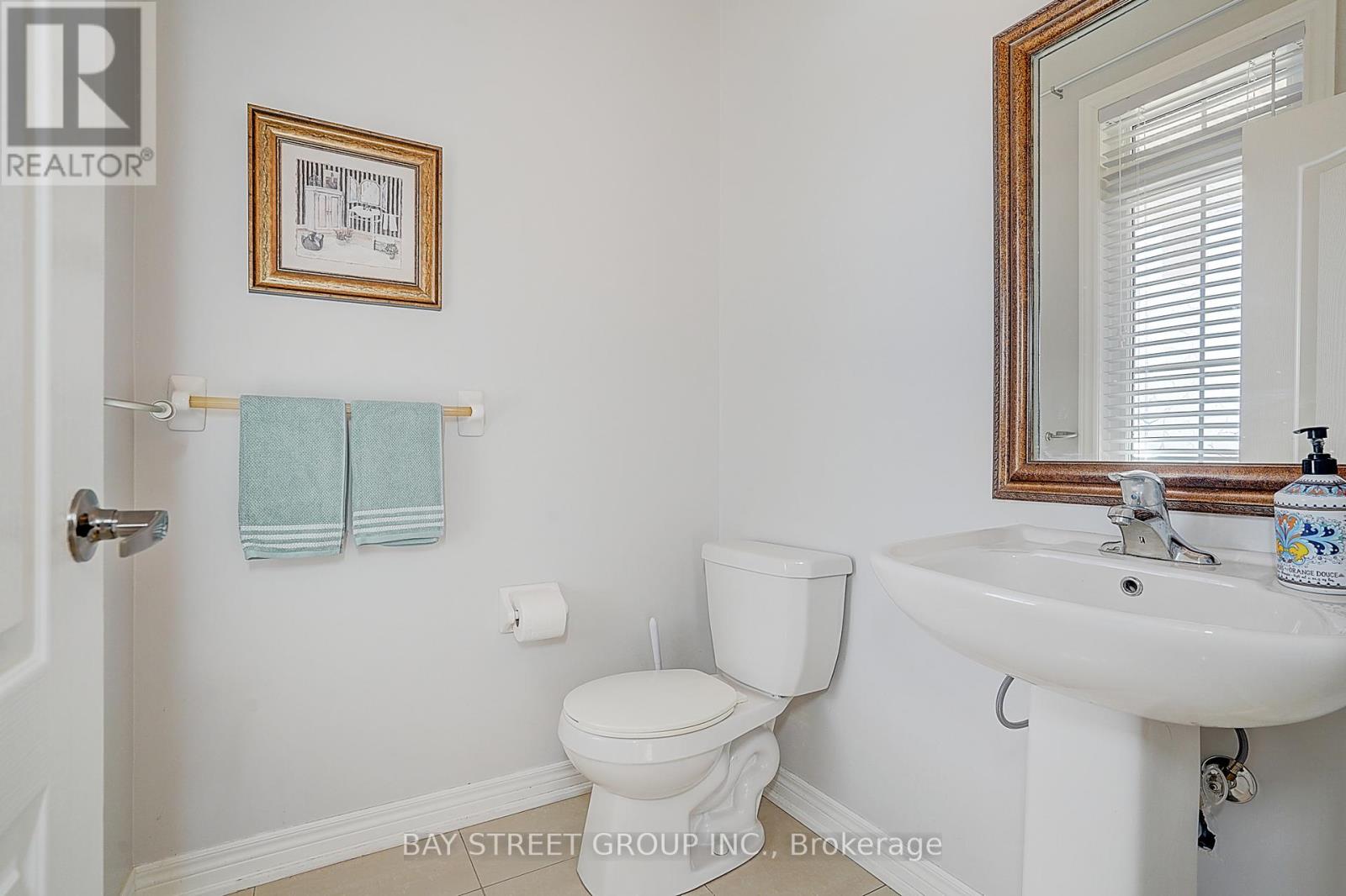 90 Gable Avenue N, Markham, Ontario  L6C 2W6 - Photo 7 - N12976604