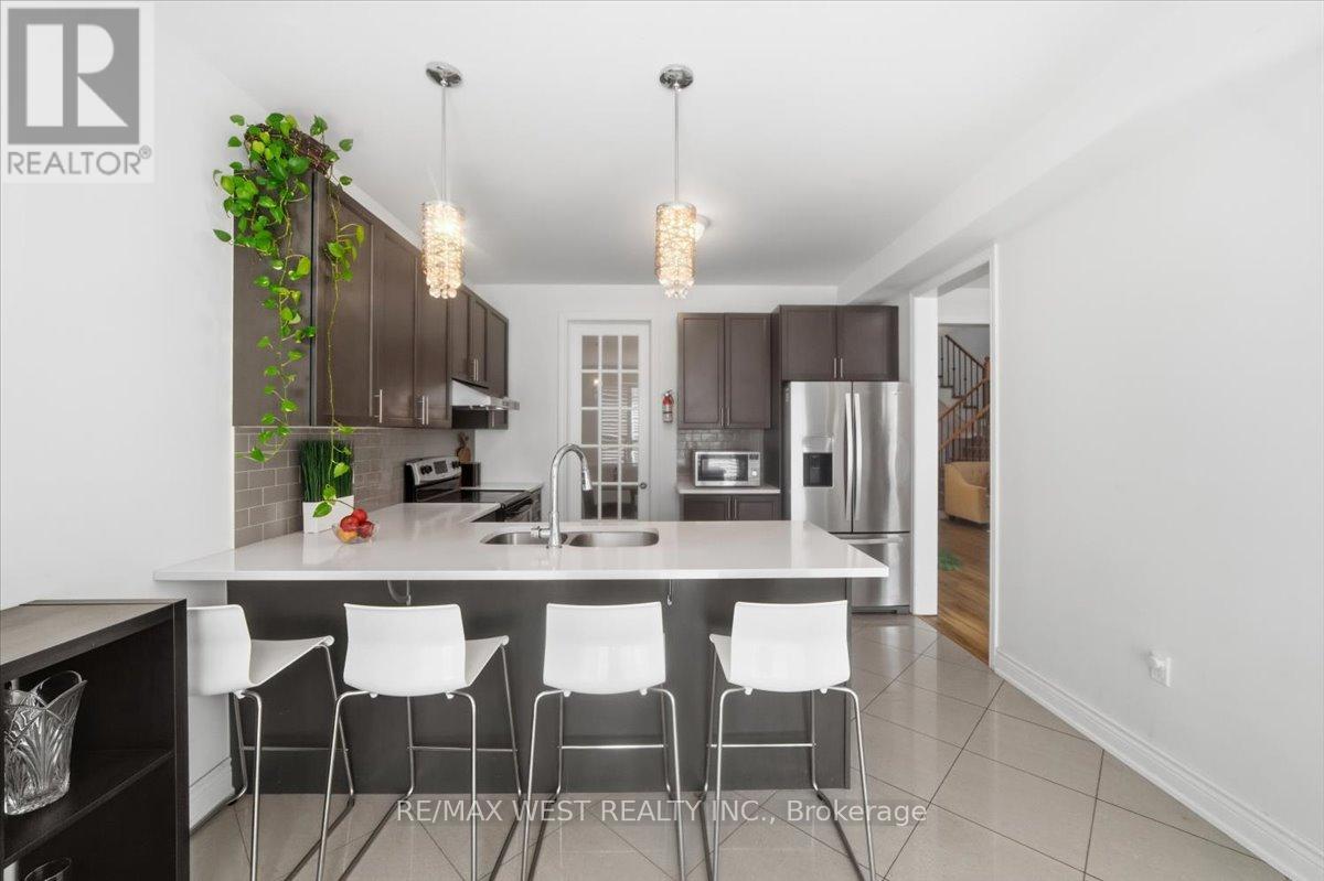 75 Morrison Avenue, New Tecumseth, Ontario  L9R 0R4 - Photo 9 - N12976634