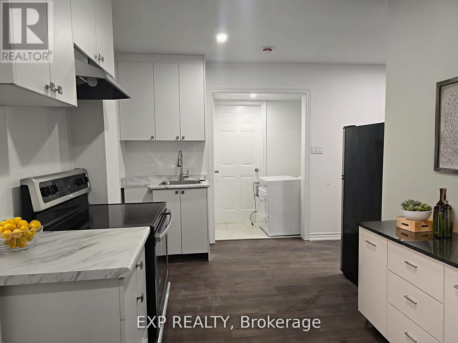 Unit B - 50 Farooq Boulevard N, Vaughan, Ontario  L4H 4P3 - Photo 6 - N12976652