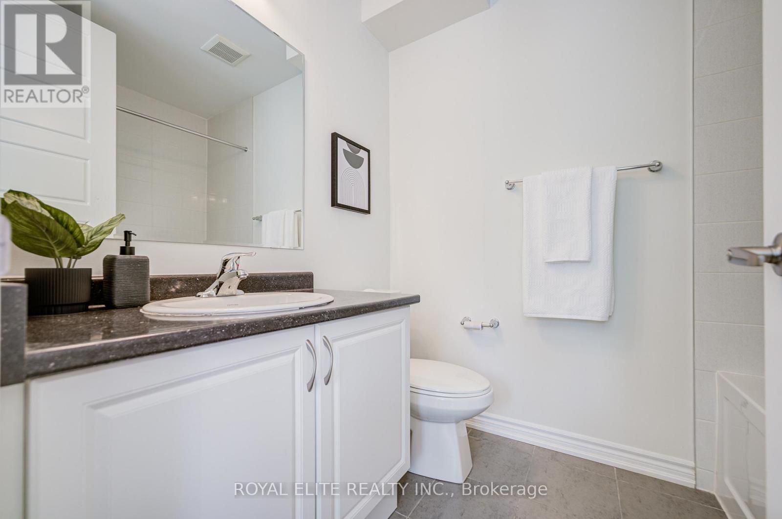 97 Thomas Frisby Jr Crescent, Markham, Ontario  L6C 1L2 - Photo 8 - N12976694