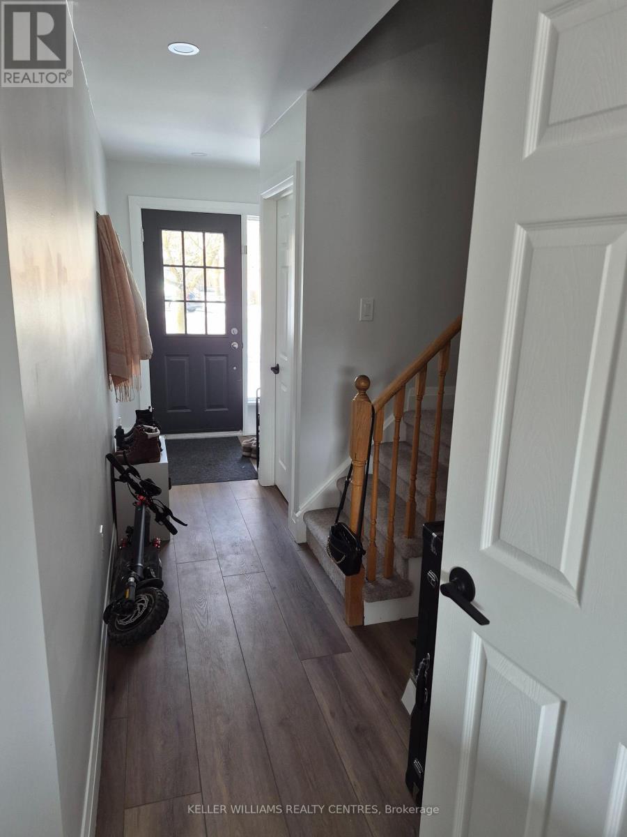 28 Royal Cedar Court, East Gwillimbury, Ontario  L9N 1R7 - Photo 3 - N12976730