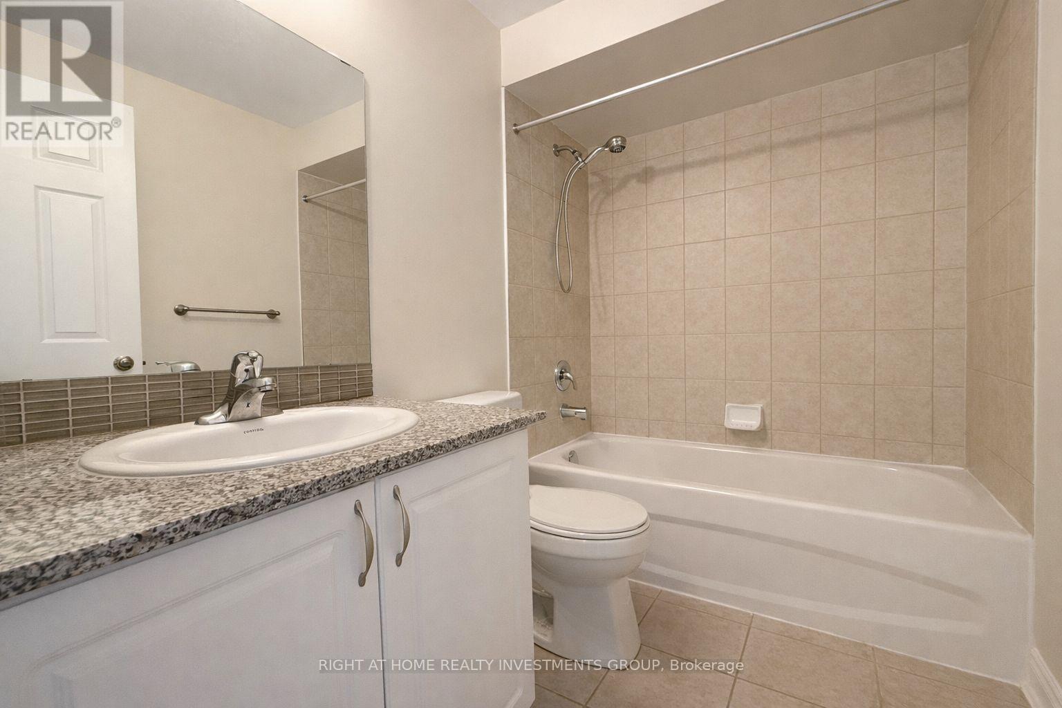 3 Herefordshire Crescent, East Gwillimbury, Ontario  L9N 0B7 - Photo 18 - N12976772