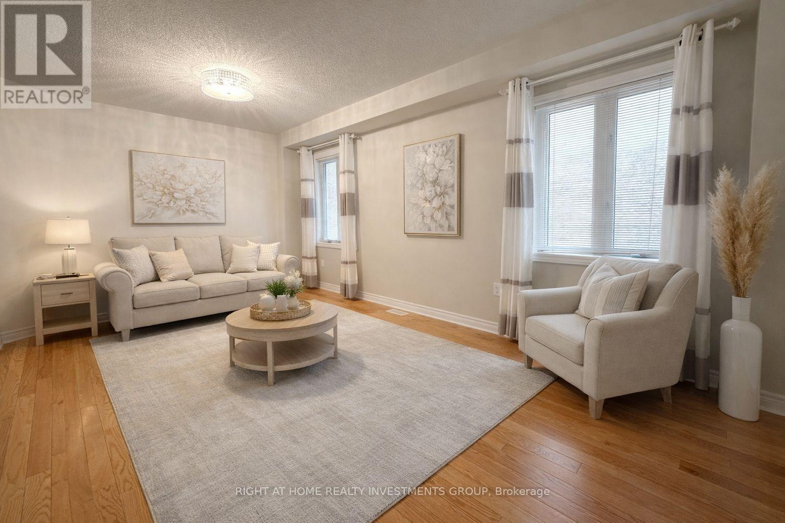 3 Herefordshire Crescent, East Gwillimbury, Ontario  L9N 0B7 - Photo 6 - N12976772