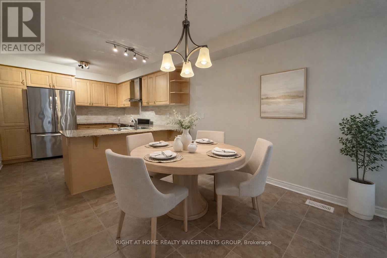 3 Herefordshire Crescent, East Gwillimbury, Ontario  L9N 0B7 - Photo 7 - N12976772