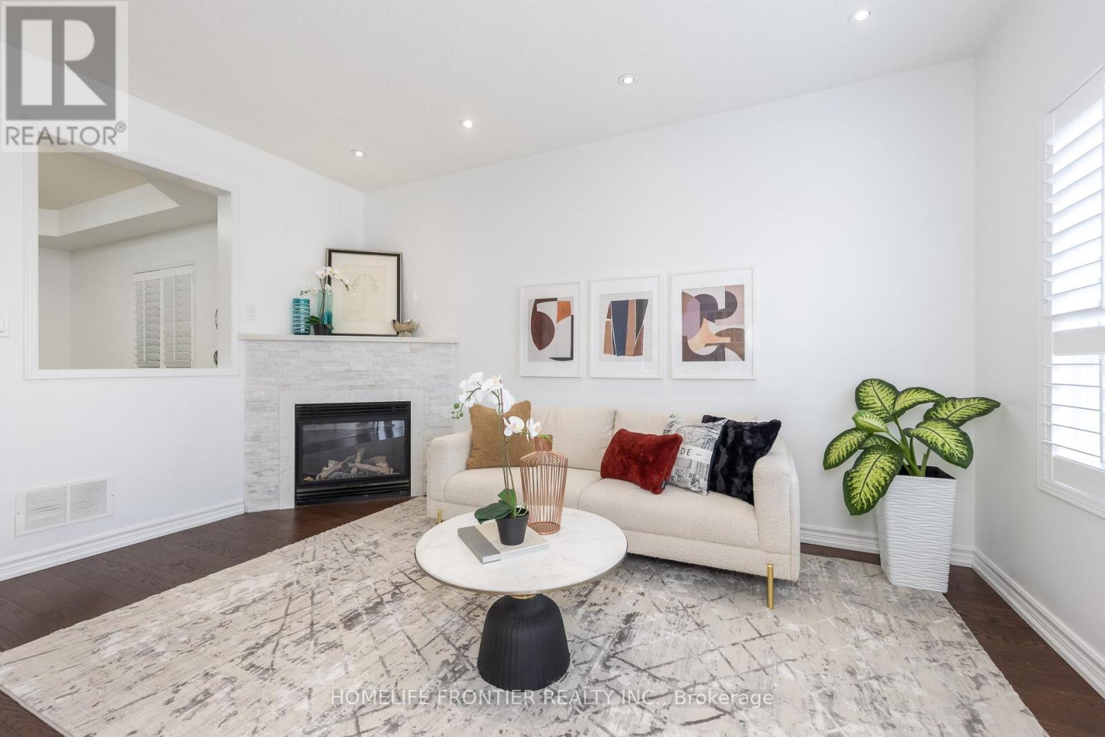 102 Antique Drive, Richmond Hill, Ontario  L4E 4G3 - Photo 10 - N12976784