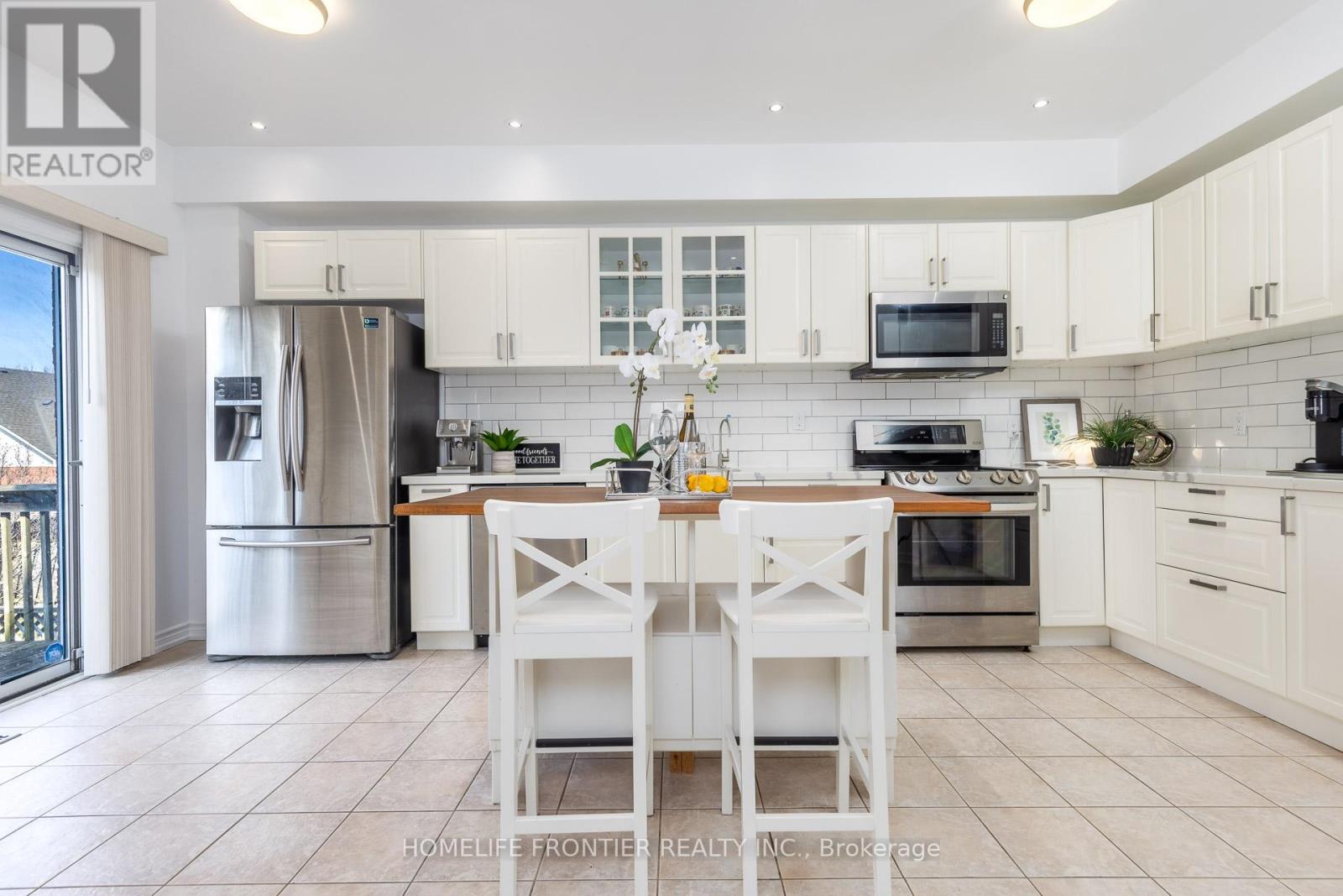 102 Antique Drive, Richmond Hill, Ontario  L4E 4G3 - Photo 13 - N12976784