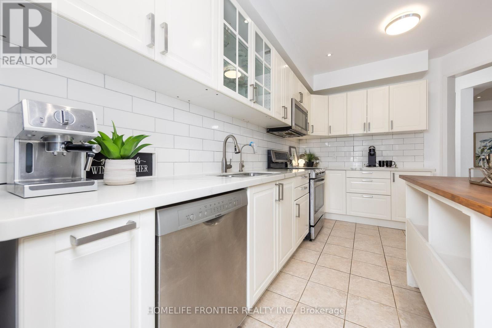 102 Antique Drive, Richmond Hill, Ontario  L4E 4G3 - Photo 16 - N12976784