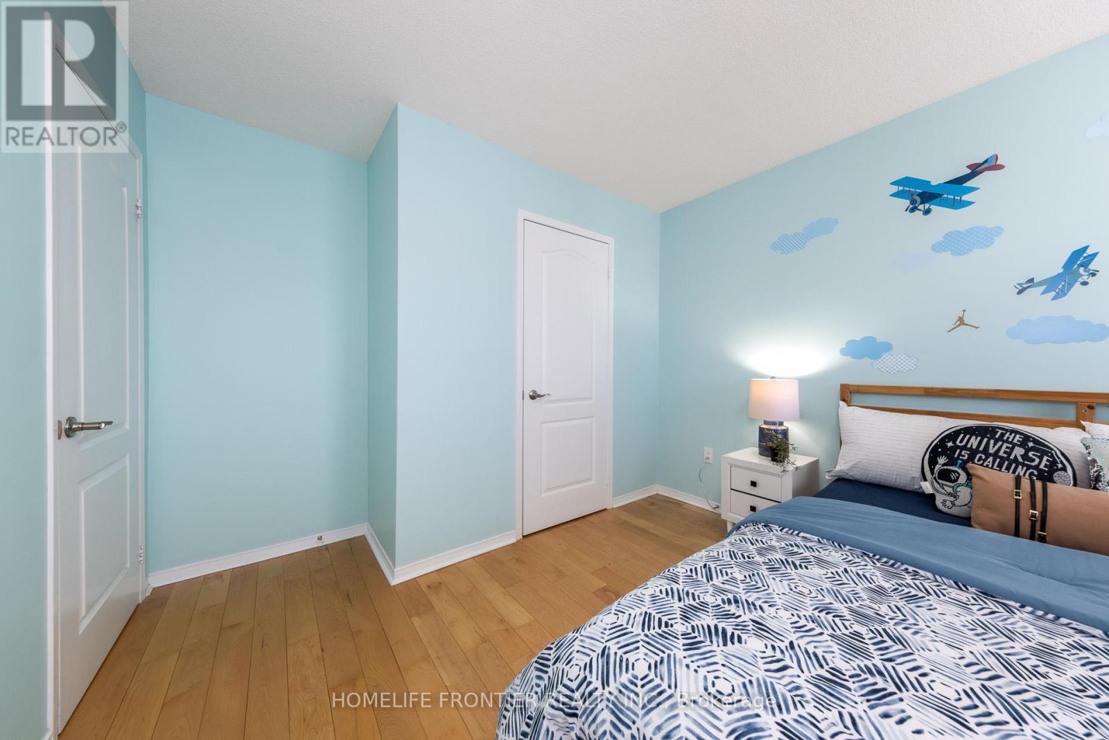 102 Antique Drive, Richmond Hill, Ontario  L4E 4G3 - Photo 25 - N12976784