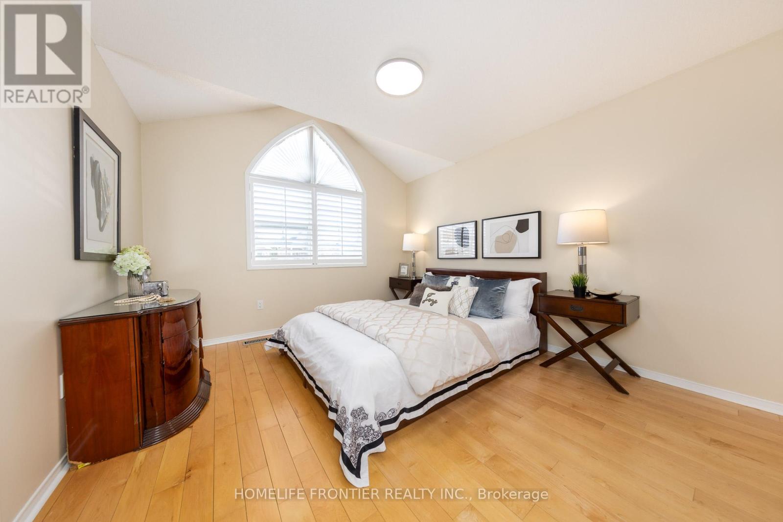 102 Antique Drive, Richmond Hill, Ontario  L4E 4G3 - Photo 28 - N12976784