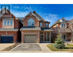 102 ANTIQUE DRIVE, Richmond Hill, Ontario