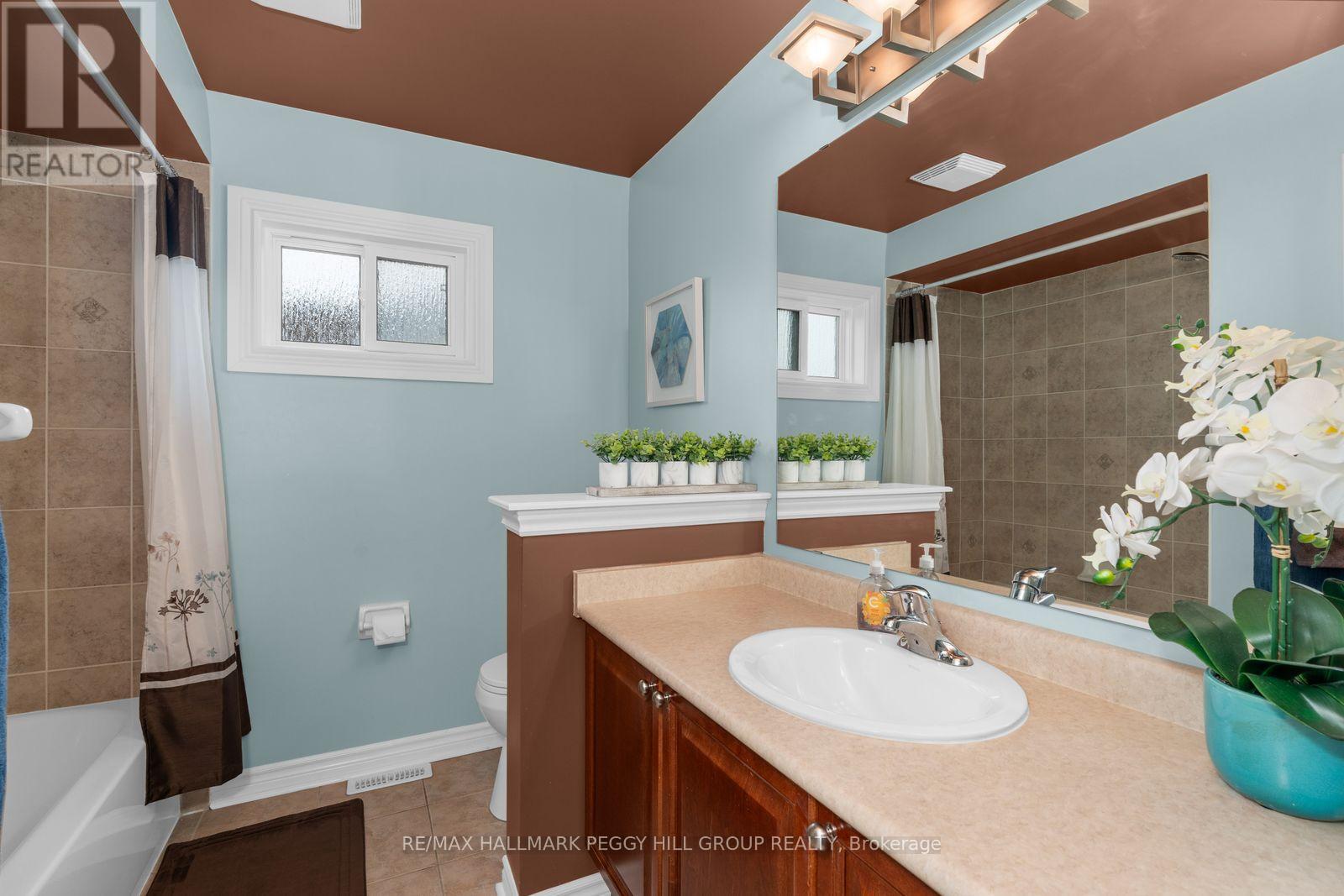 20 The Queensway, Barrie (Innis-Shore), Ontario  L4M 7H6 - Photo 17 - S12976742