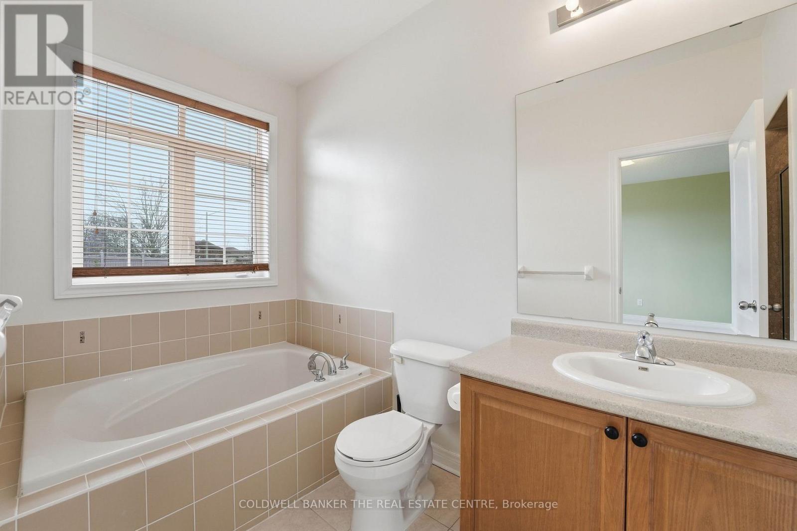 264 Kozlov Street, Barrie (West Bayfield), Ontario  L4N 6R7 - Photo 38 - S12976750