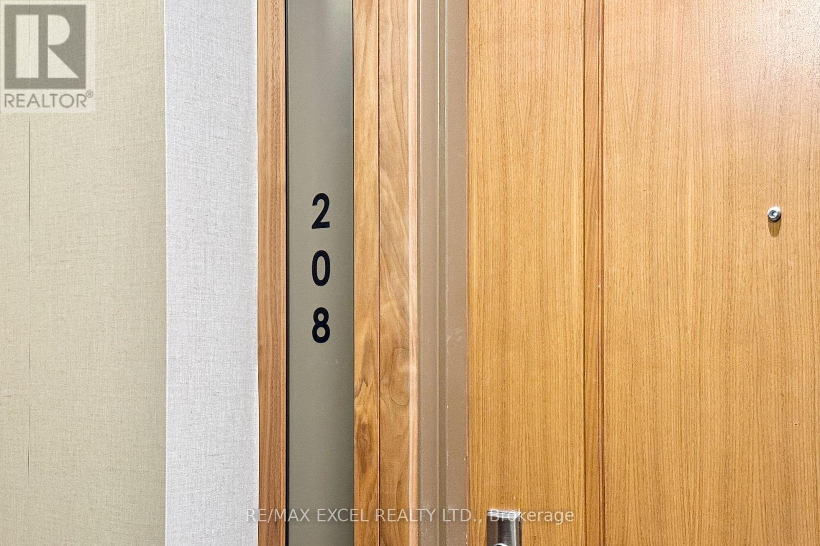 208 - 9 Stollery Pond Crescent, Markham, Ontario  L6C 1K4 - Photo 7 - N12974632