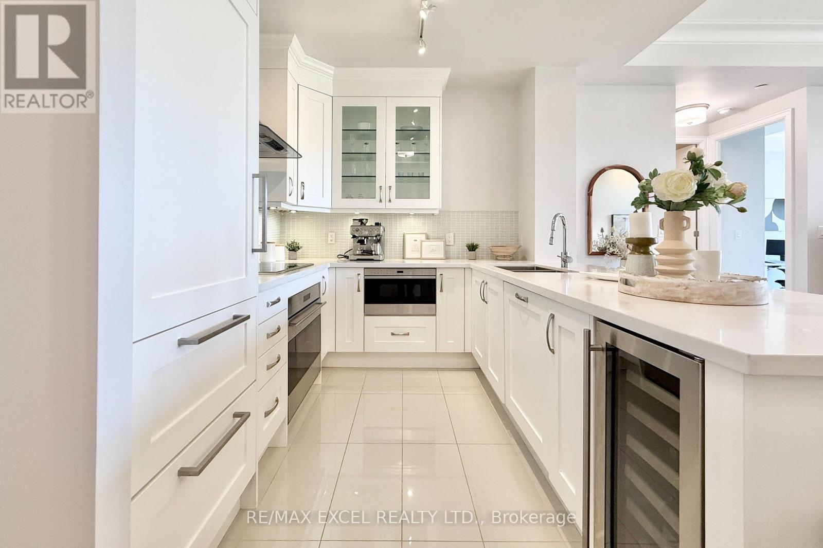 208 - 9 Stollery Pond Crescent, Markham, Ontario  L6C 1K4 - Photo 9 - N12974632