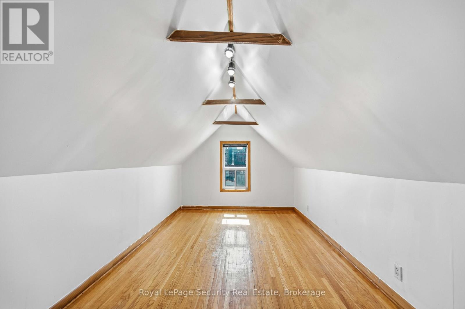 22 Millicent Street, Toronto, Ontario  M6H 1W4 - Photo 28 - W12976584